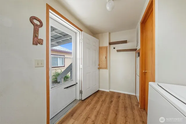 a view of utility room