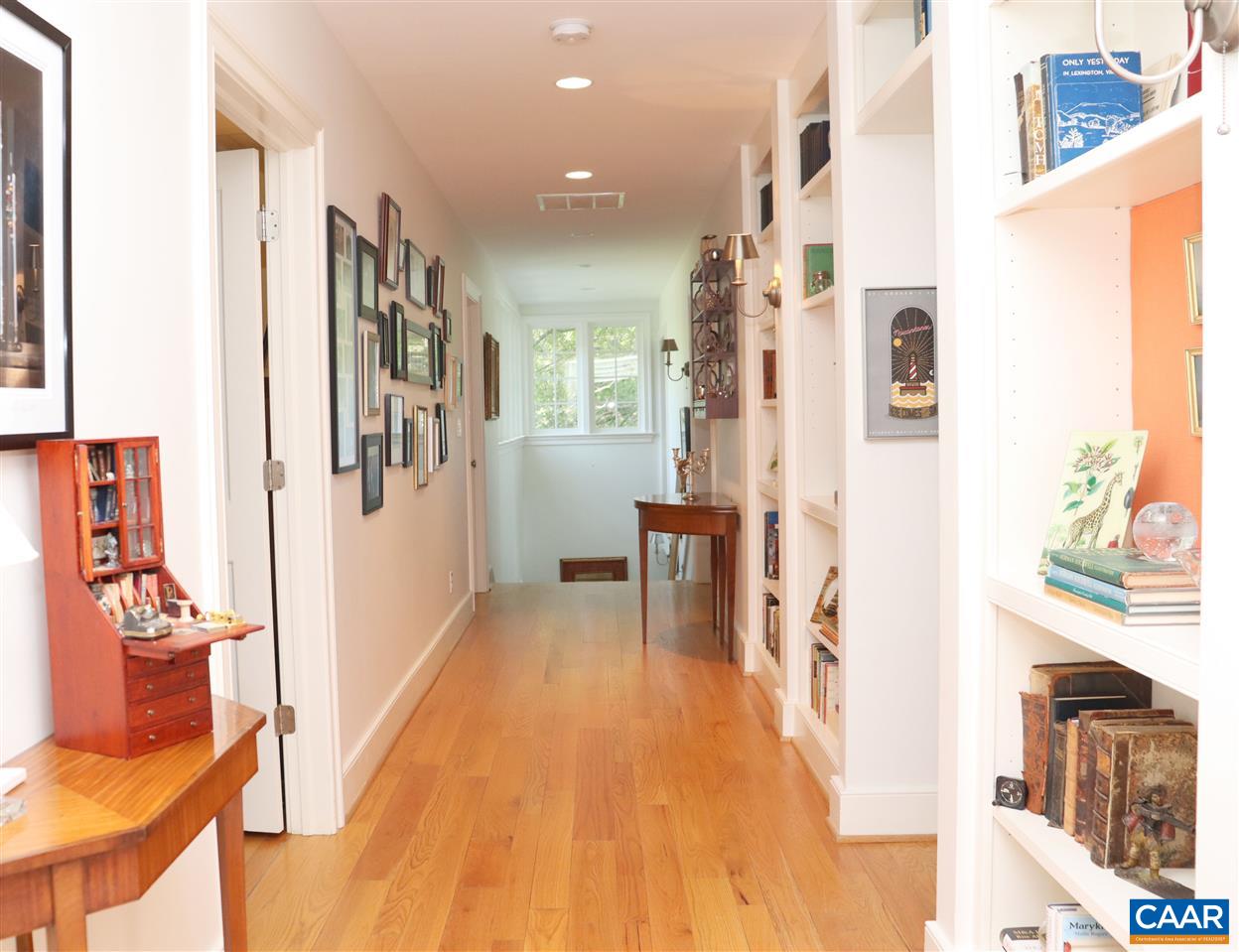 16 Canterbury Road Charlottesville, VA 22903 - Photo 18 of 37 a view of a living room with furniture