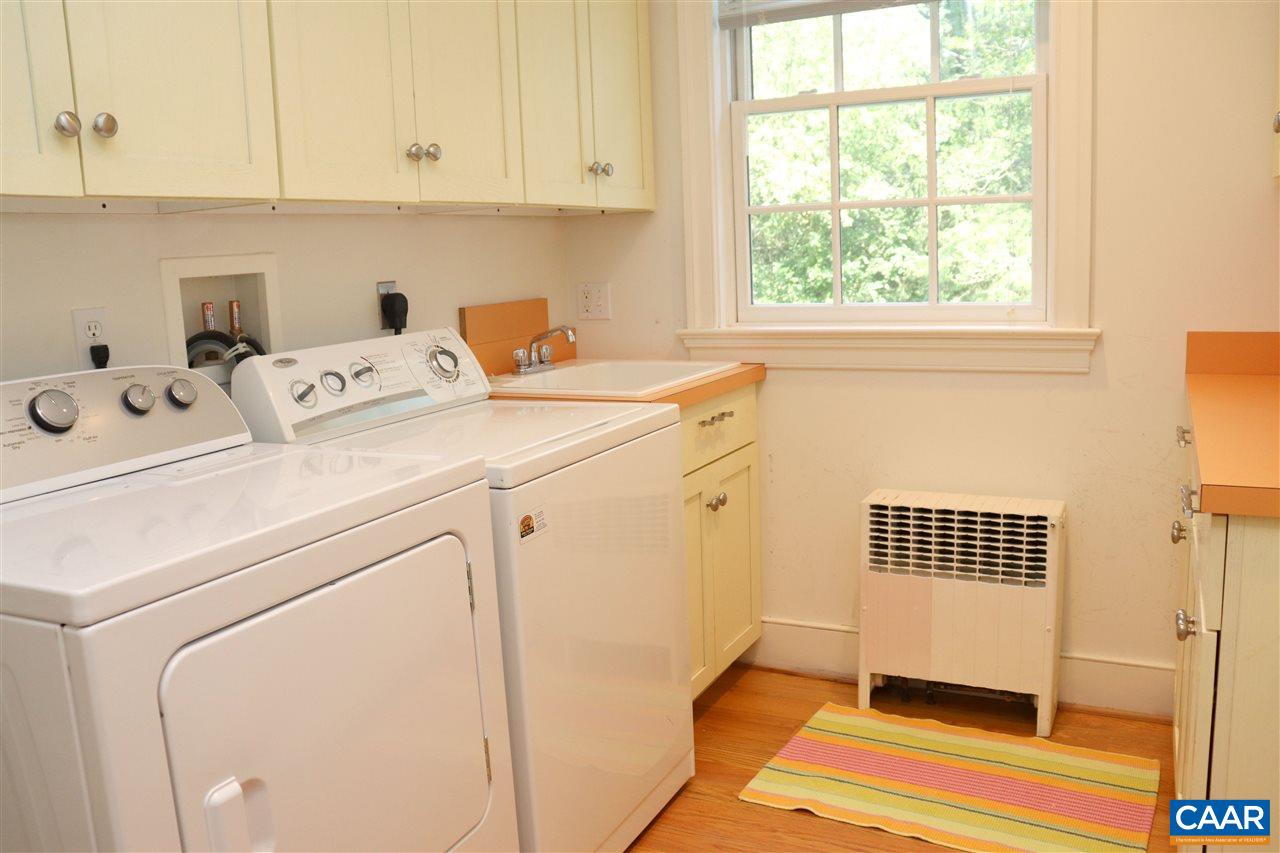 16 Canterbury Road Charlottesville, VA 22903 - Photo 23 of 37 a utility room with dryer and washer