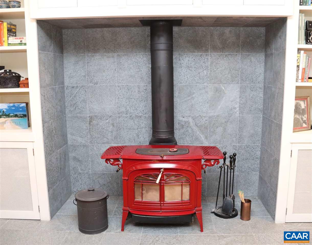16 Canterbury Road Charlottesville, VA 22903 - Photo 25 of 37 a utility room with dryer and washer