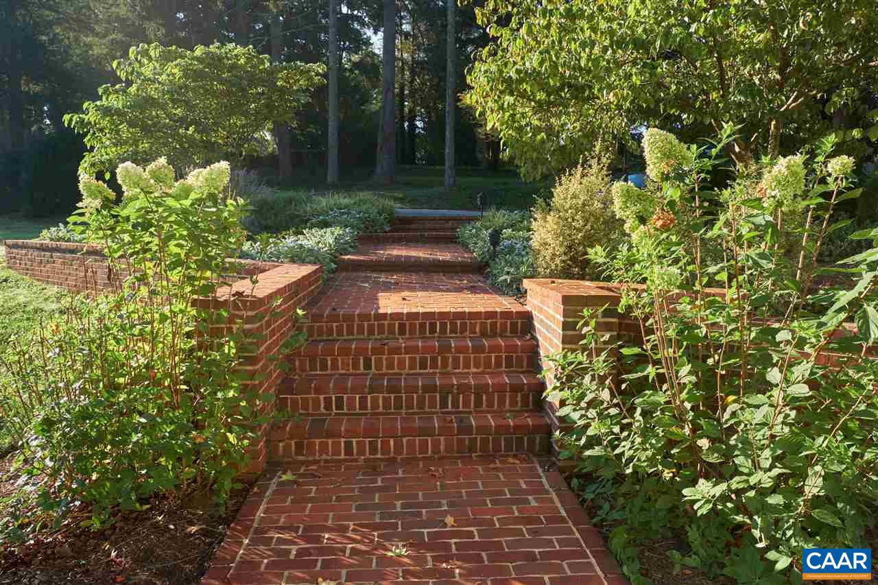16 Canterbury Road Charlottesville, VA 22903 - Photo 4 of 37 a view of an outdoor space with a street