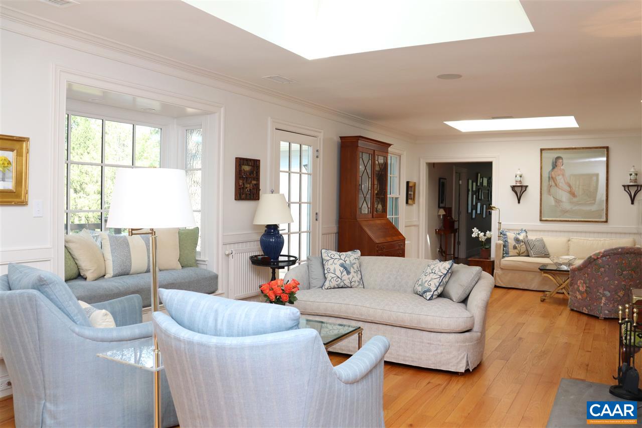 16 Canterbury Road Charlottesville, VA 22903 - Photo 9 of 37 a living room with furniture and a large window