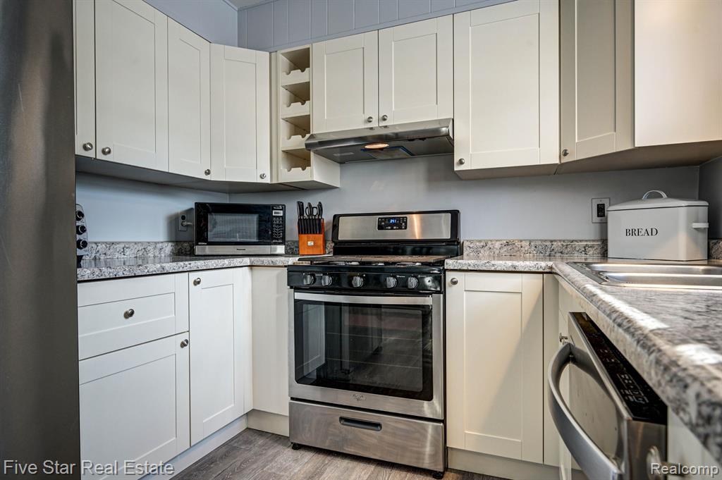 8350 North Henry Ruff Road Westland, MI 48185 - Photo 16 of 47 Gallery Image 16
