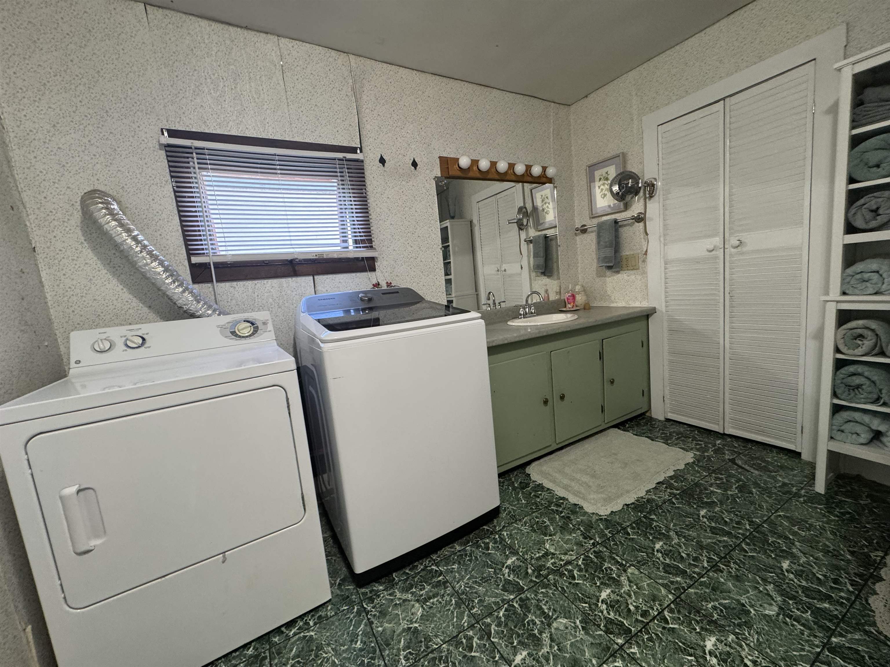 141 Summer Street Morristown, VT 05661 - Photo 27 of 36