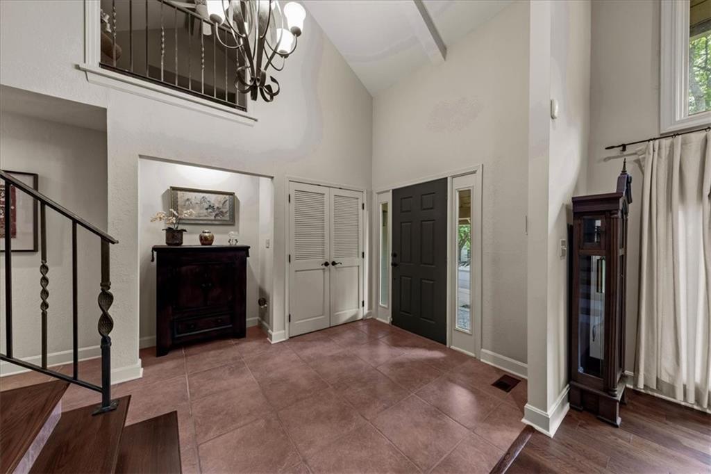 12503 Overbrook Road Leawood, KS 66209 - Photo 8 of 33