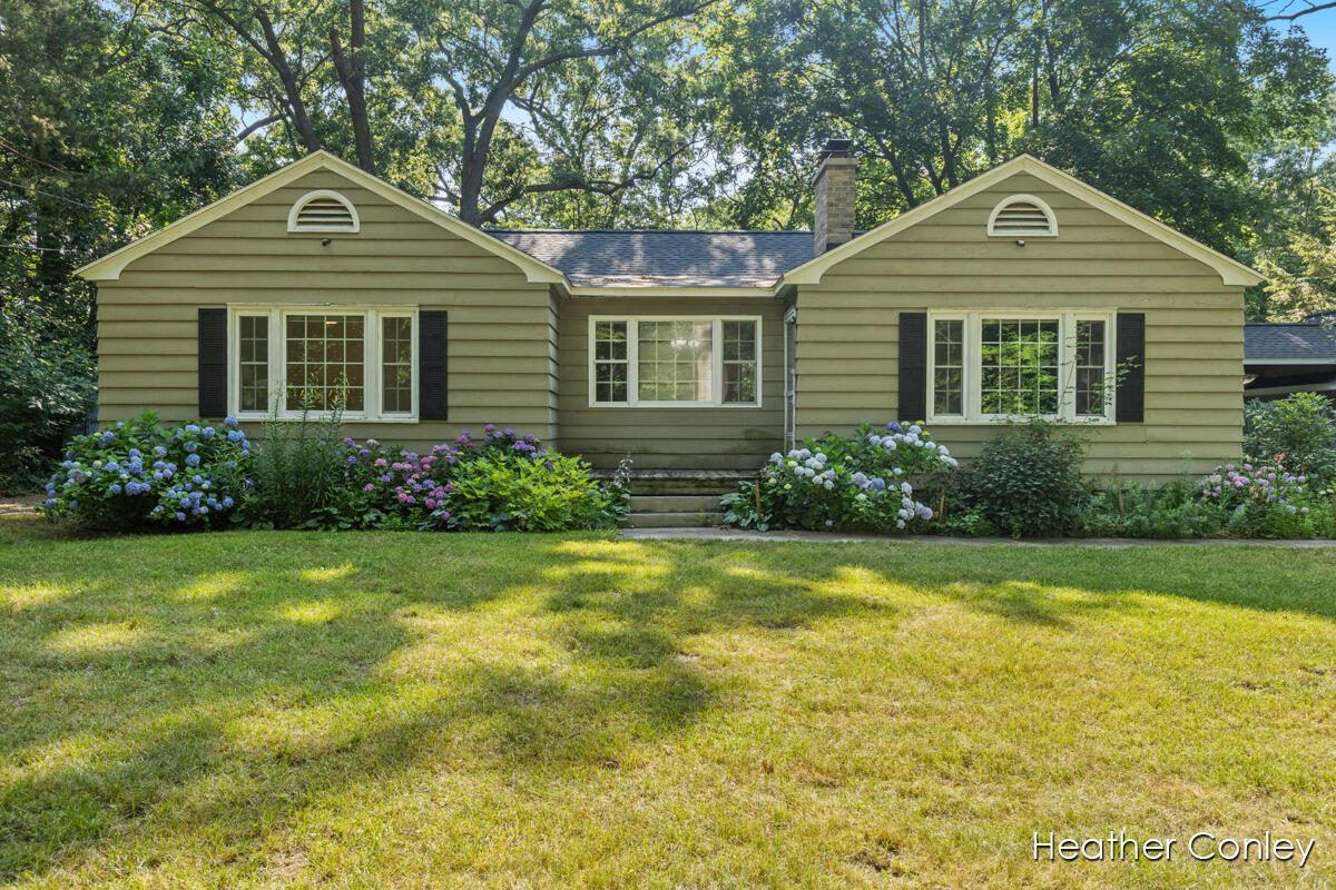 18086 North Fruitport Road Spring Lake, MI 49456 - Photo 1 of 45 IMG_1000