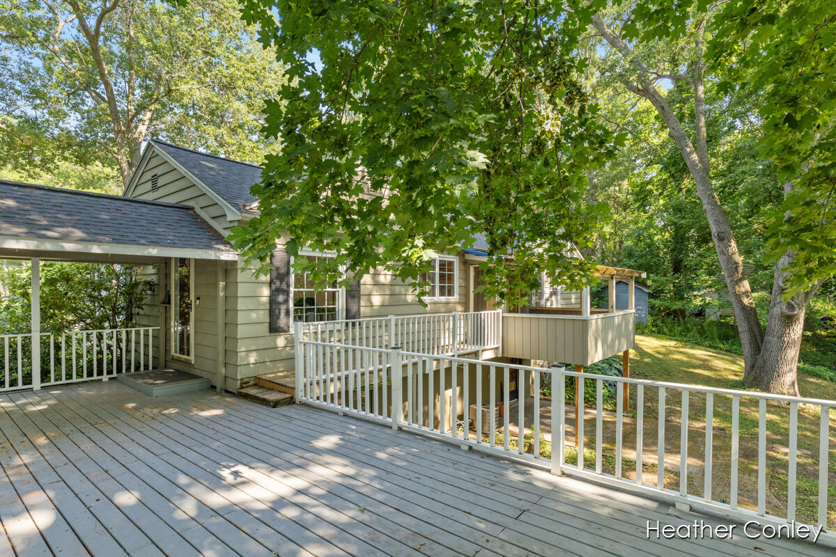18086 North Fruitport Road Spring Lake, MI 49456 - Photo 36 of 45 IMG_1035