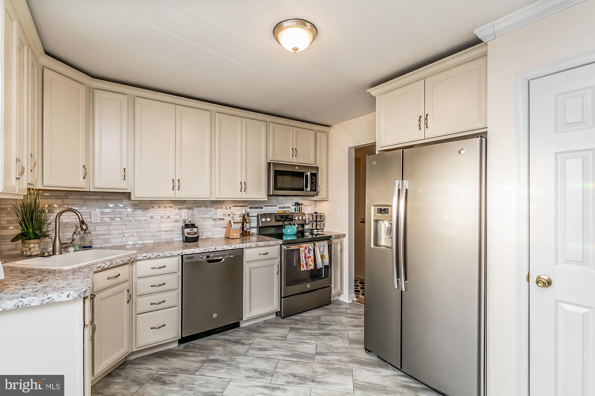 706 Carrollwood Road Baltimore, MD 21220 - Photo 11 of 40 Kitchen