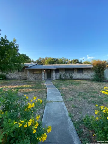 $1,725 | 611 Oblate Drive, San Antonio, TX 78216