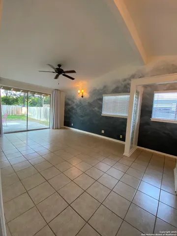 $1,725 | 611 Oblate Drive, San Antonio, TX 78216