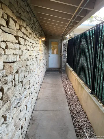 $1,725 | 611 Oblate Drive, San Antonio, TX 78216