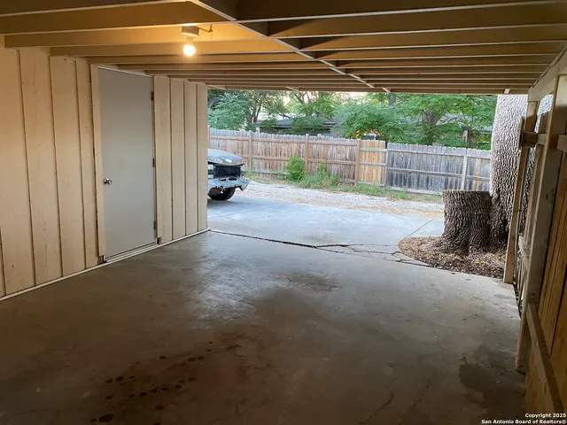 $1,725 | 611 Oblate Drive, San Antonio, TX 78216