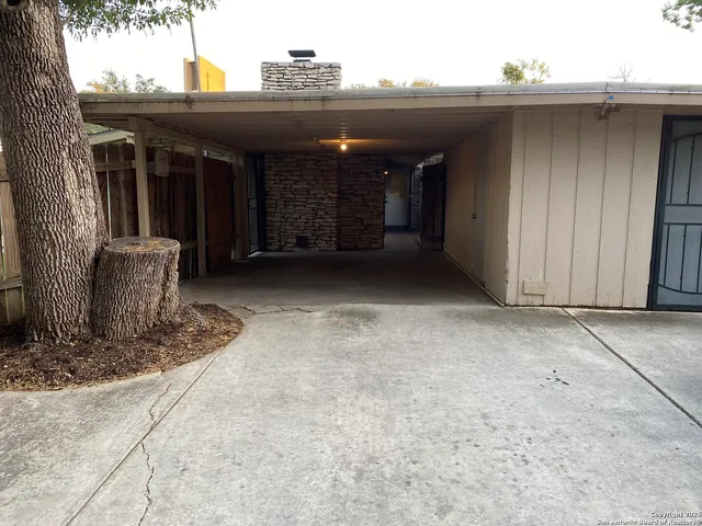 $1,725 | 611 Oblate Drive, San Antonio, TX 78216