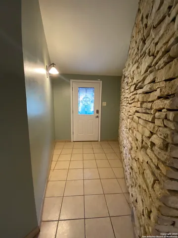 $1,725 | 611 Oblate Drive, San Antonio, TX 78216