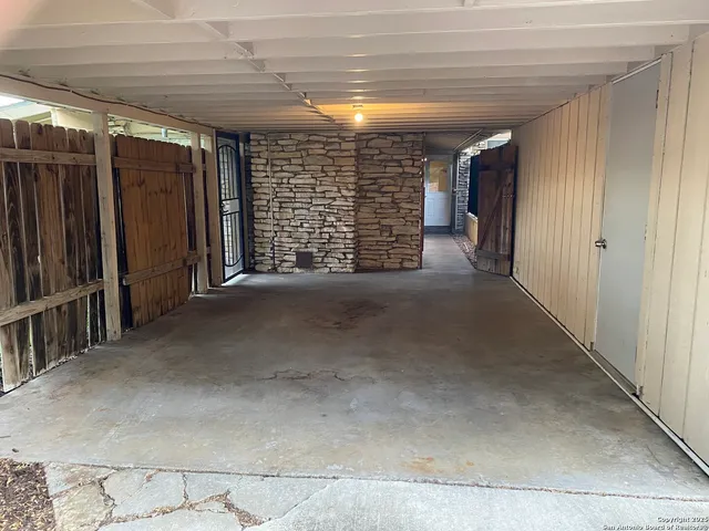 $1,725 | 611 Oblate Drive, San Antonio, TX 78216