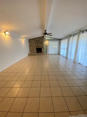 $1,725 | 611 Oblate Drive, San Antonio, TX 78216