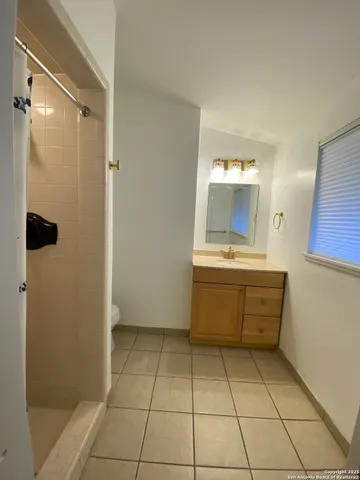 $1,725 | 611 Oblate Drive, San Antonio, TX 78216