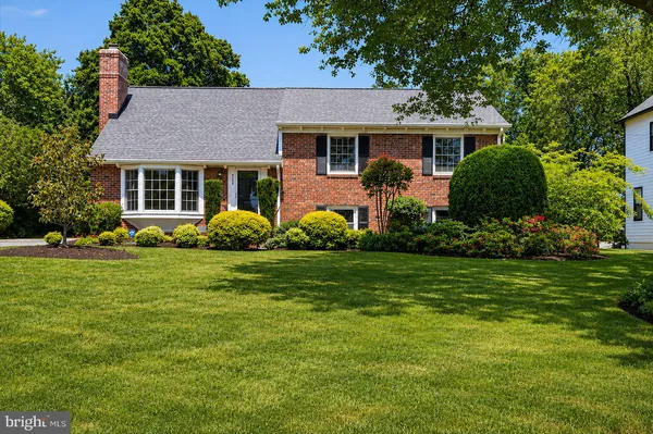 $5,500 | 2212 Reddfield Drive, Falls Church, VA 22043