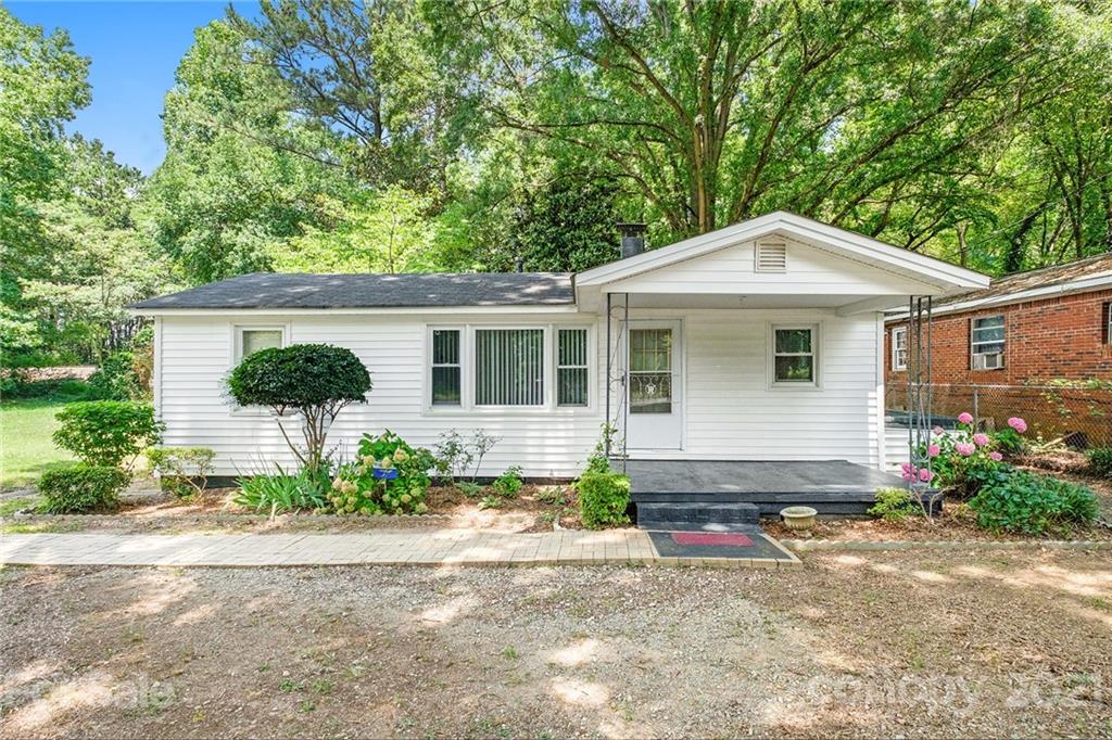 8619 Pence Road Charlotte, NC 28215 - Photo 1 of 10 Gallery Image 1