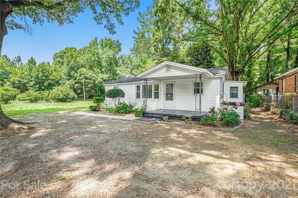 8619 Pence Road Charlotte, NC 28215 - Photo 2 of 10 Gallery Image 2