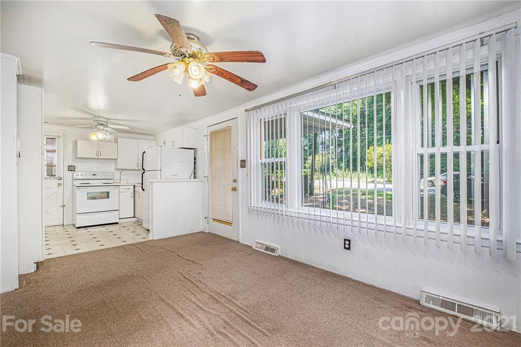 8619 Pence Road Charlotte, NC 28215 - Photo 4 of 10 Gallery Image 4