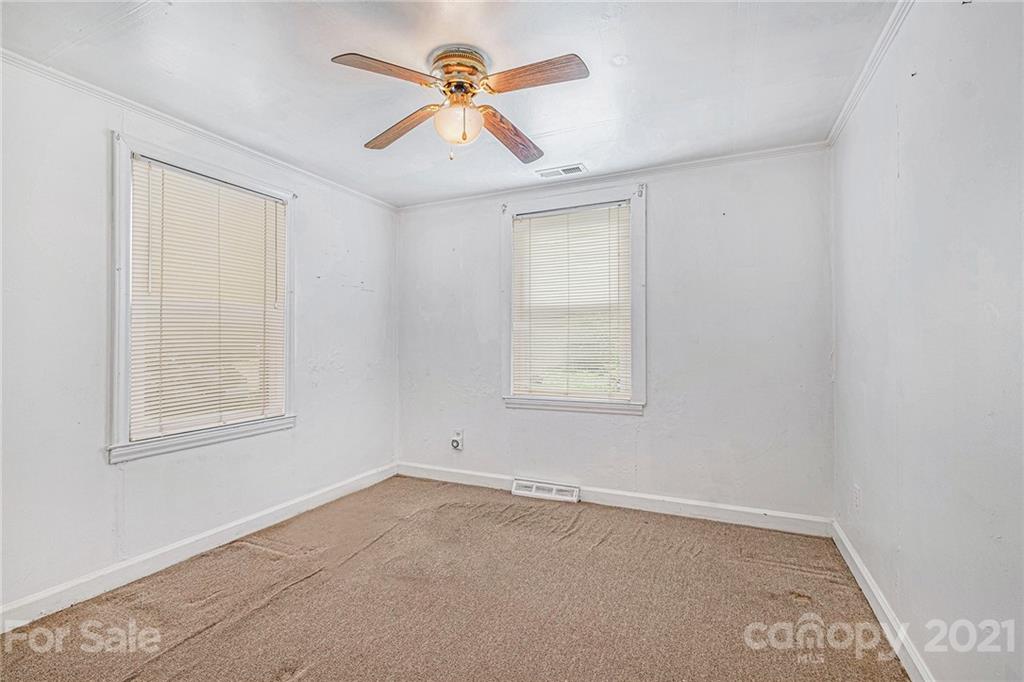 8619 Pence Road Charlotte, NC 28215 - Photo 5 of 10 Gallery Image 5