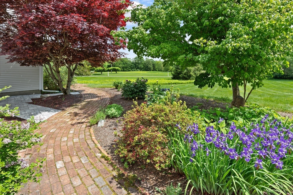 841 Concord Road Sudbury, MA 01776 - Photo 7 of 42 Gallery Image 7