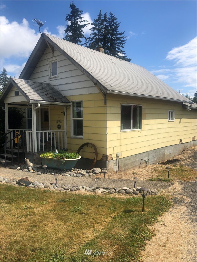 515 Frogner Road Chehalis, WA 98532 - Photo 1 of 1 a view of a house with swimming pool