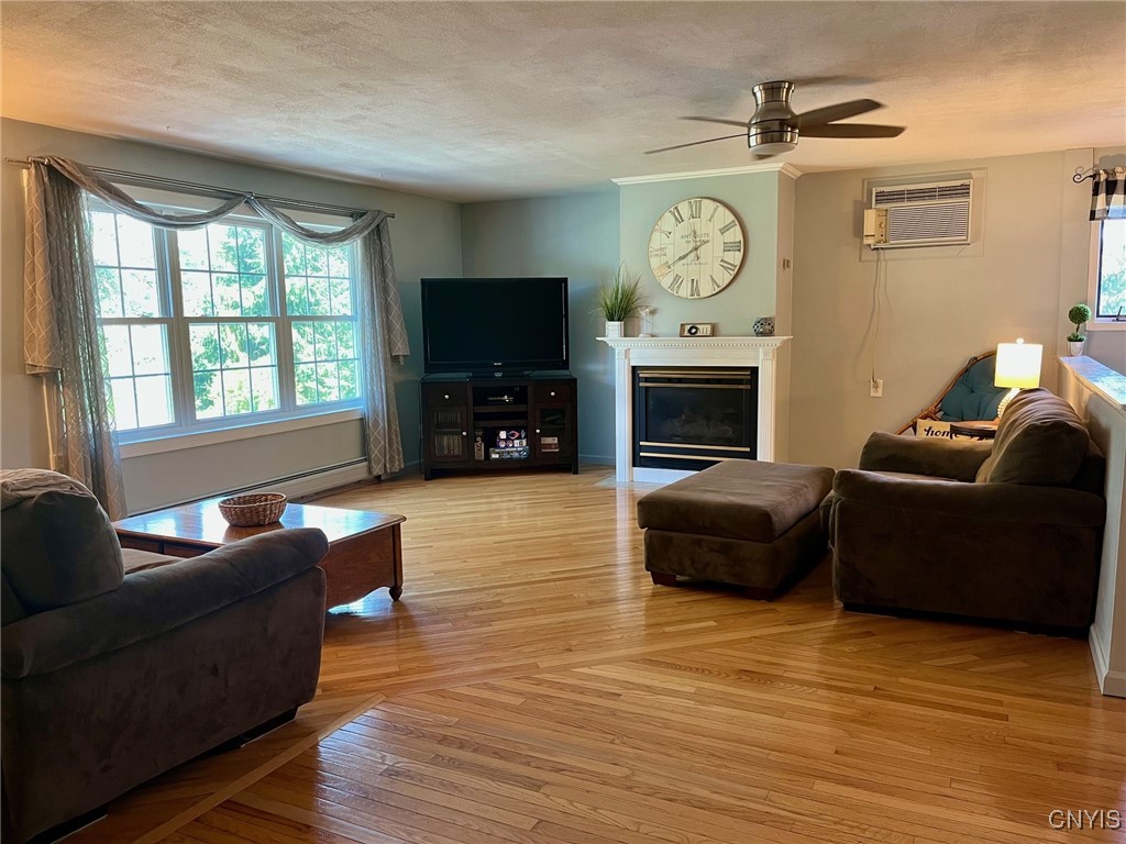 4 Gunther Road Central Square, NY 13036 - Photo 5 of 50 living room