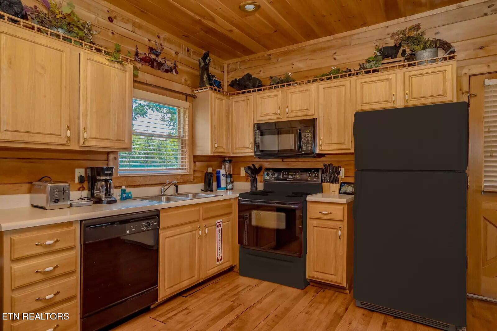 270 Moose Rdg Way Pigeon Forge, TN 37863 - Photo 10 of 29 11