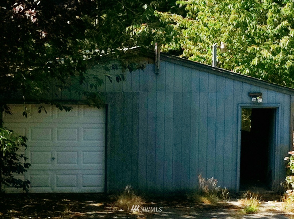 4420 Sunnyslope Road Southwest Port Orchard, WA 98367 - Photo 2 of 3 Gallery Image 2