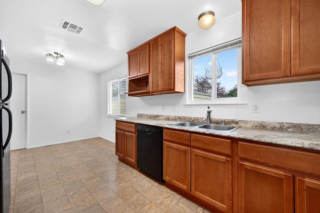 4141 Walnut Avenue Carmichael, CA 95608 - Photo 5 of 41