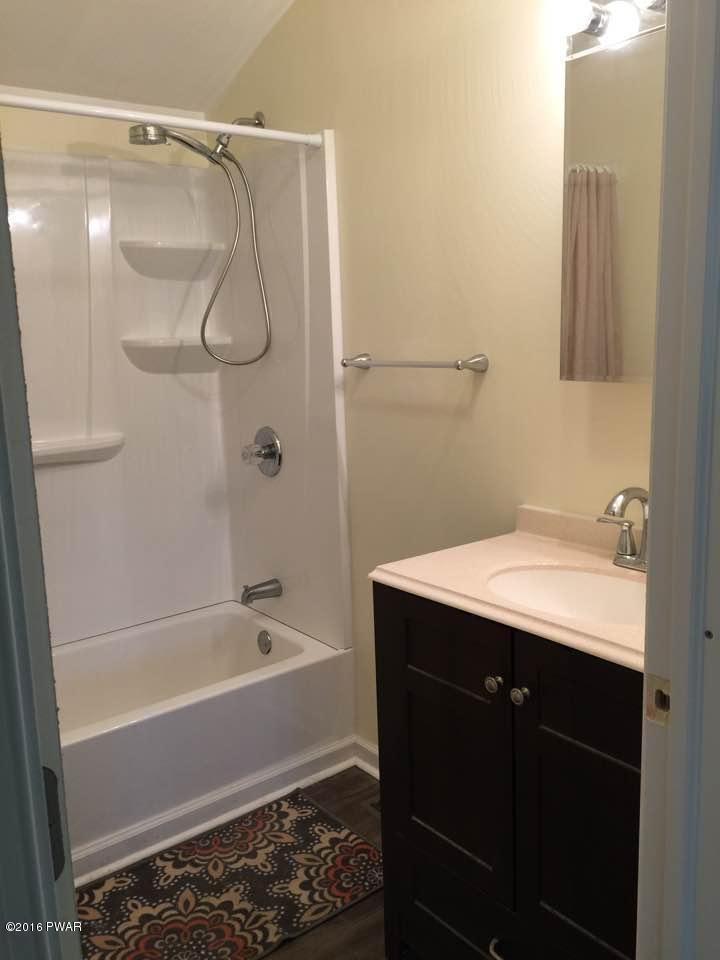 136 Doolan Road Dingmans Ferry, PA 18328 - Photo 11 of 13 Bathroom
