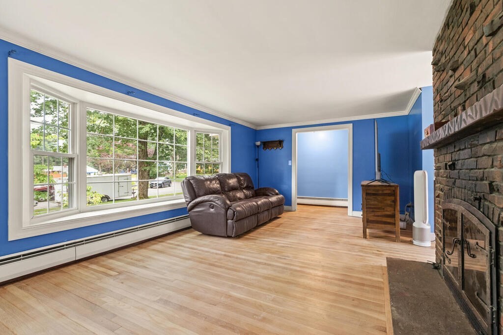 16 Keniston Road Lynnfield, MA 01940 - Photo 5 of 30 Gallery Image 5