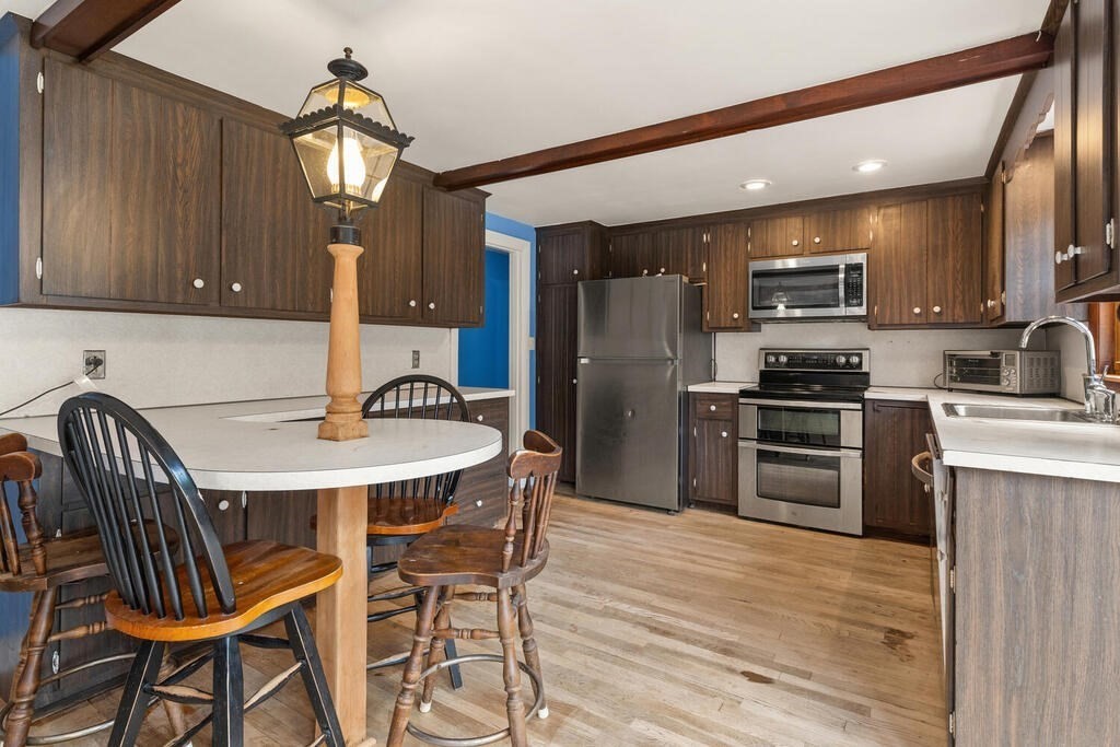 16 Keniston Road Lynnfield, MA 01940 - Photo 8 of 30 Gallery Image 8