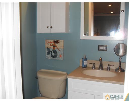 10 Queens Road East Brunswick, NJ 08816 - Photo 12 of 21 Gallery Image 12
