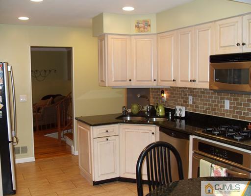 10 Queens Road East Brunswick, NJ 08816 - Photo 3 of 21 Gallery Image 3