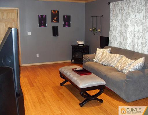 10 Queens Road East Brunswick, NJ 08816 - Photo 9 of 21 Gallery Image 9