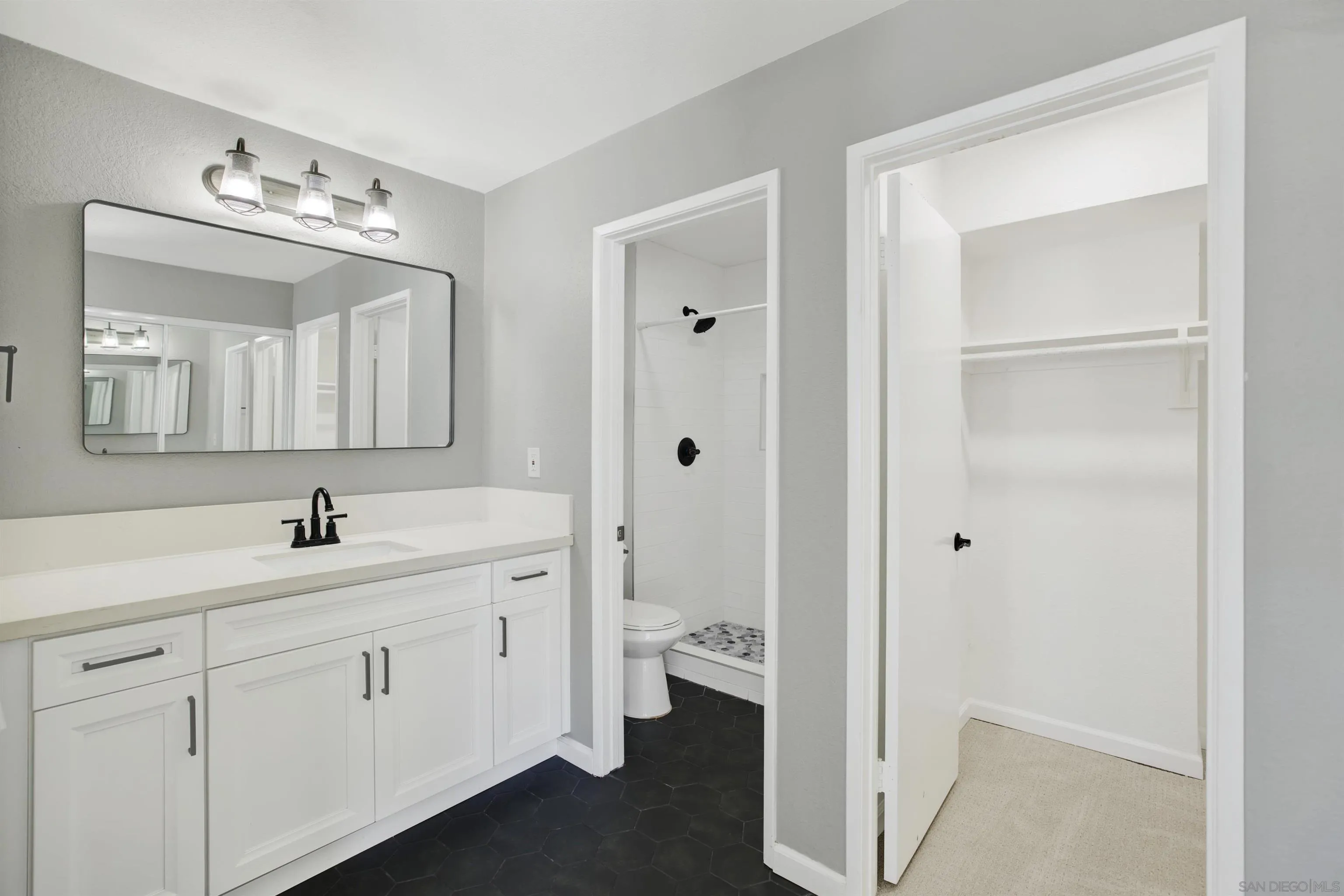 8878 Regents Road, Unit 201 San Diego, CA 92122 - Photo 9 of 20