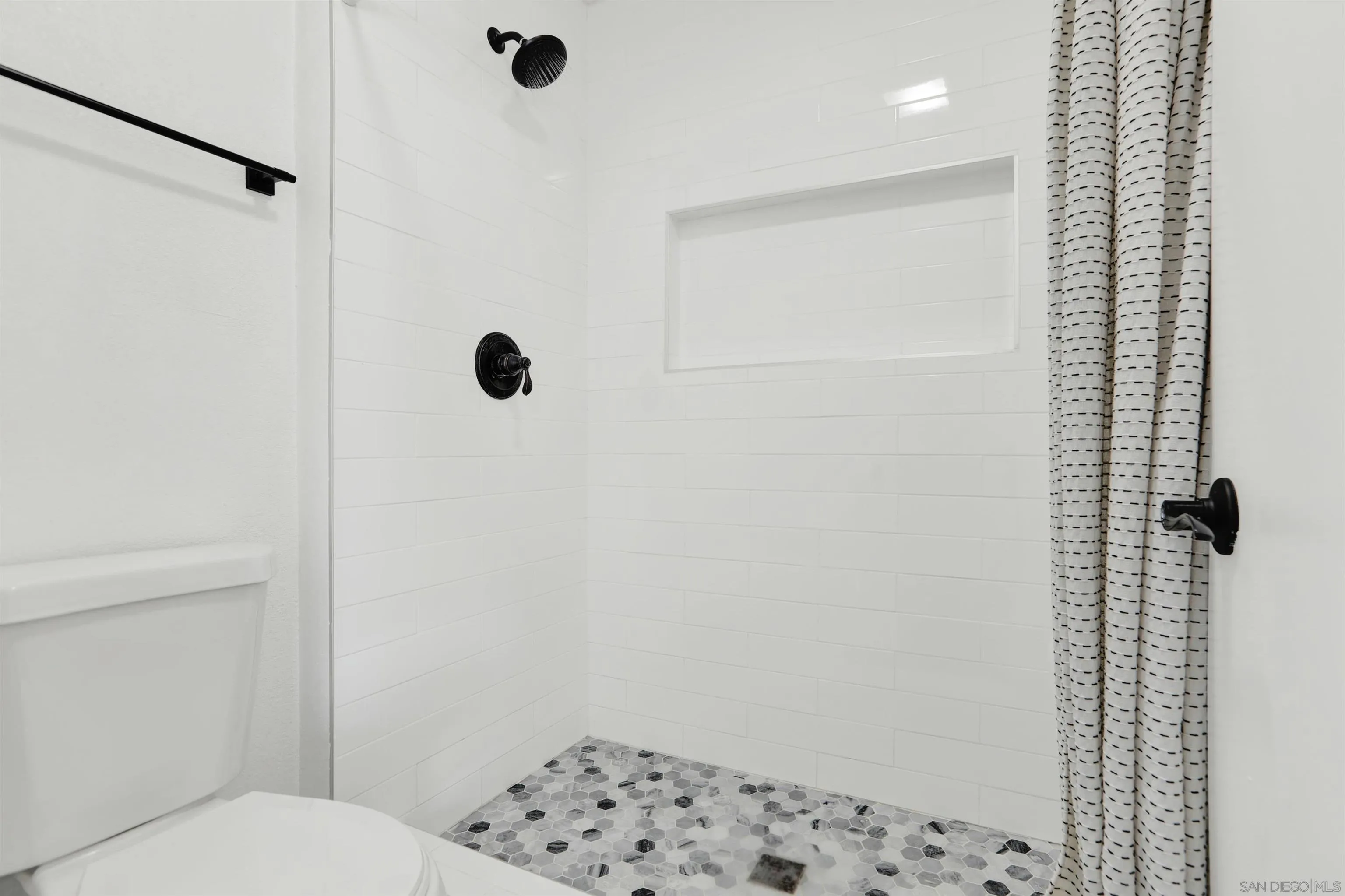 8878 Regents Road, Unit 201 San Diego, CA 92122 - Photo 10 of 20