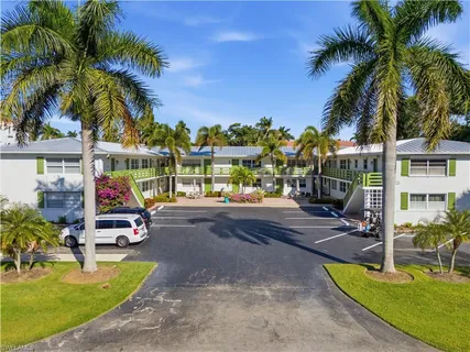 $325,000 | 975 9th Avenue South, Unit 2, Naples, FL 34102