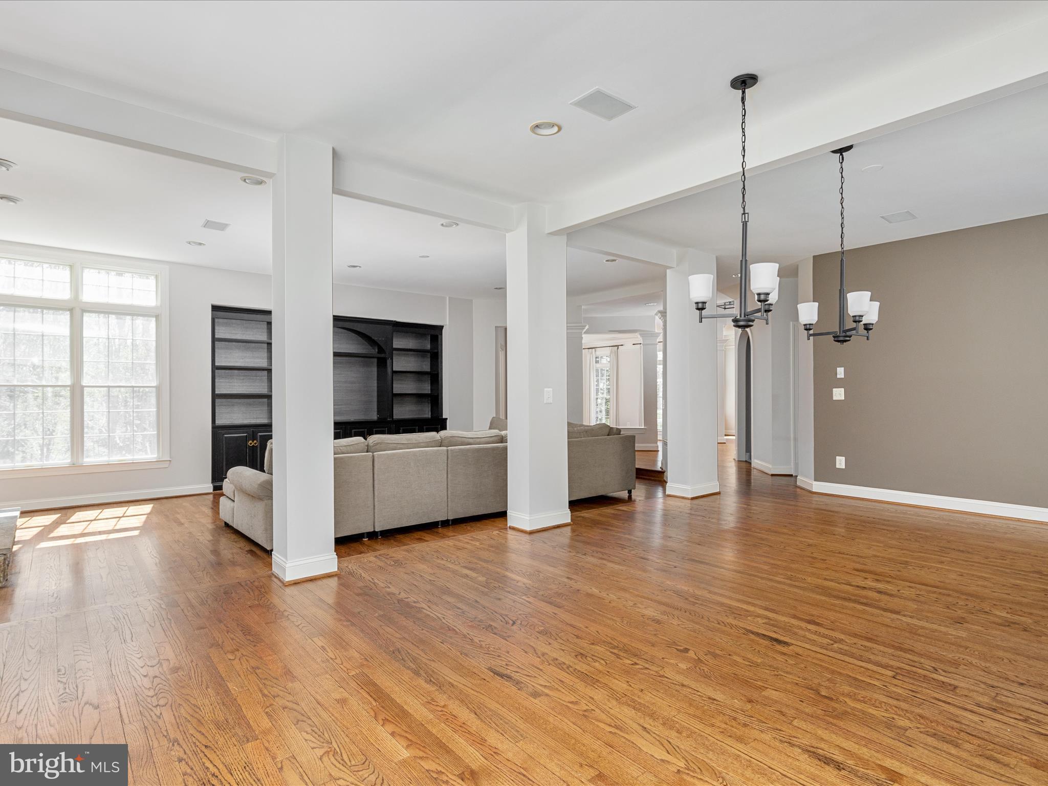 10554 Fox Forest Drive Great Falls, VA 22066 - Photo 14 of 77 Breakast room / kitchen open to Family Room