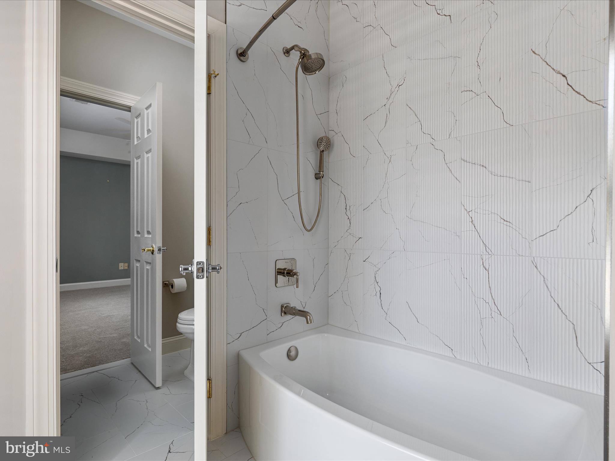 10554 Fox Forest Drive Great Falls, VA 22066 - Photo 39 of 77 Shared tub/shower