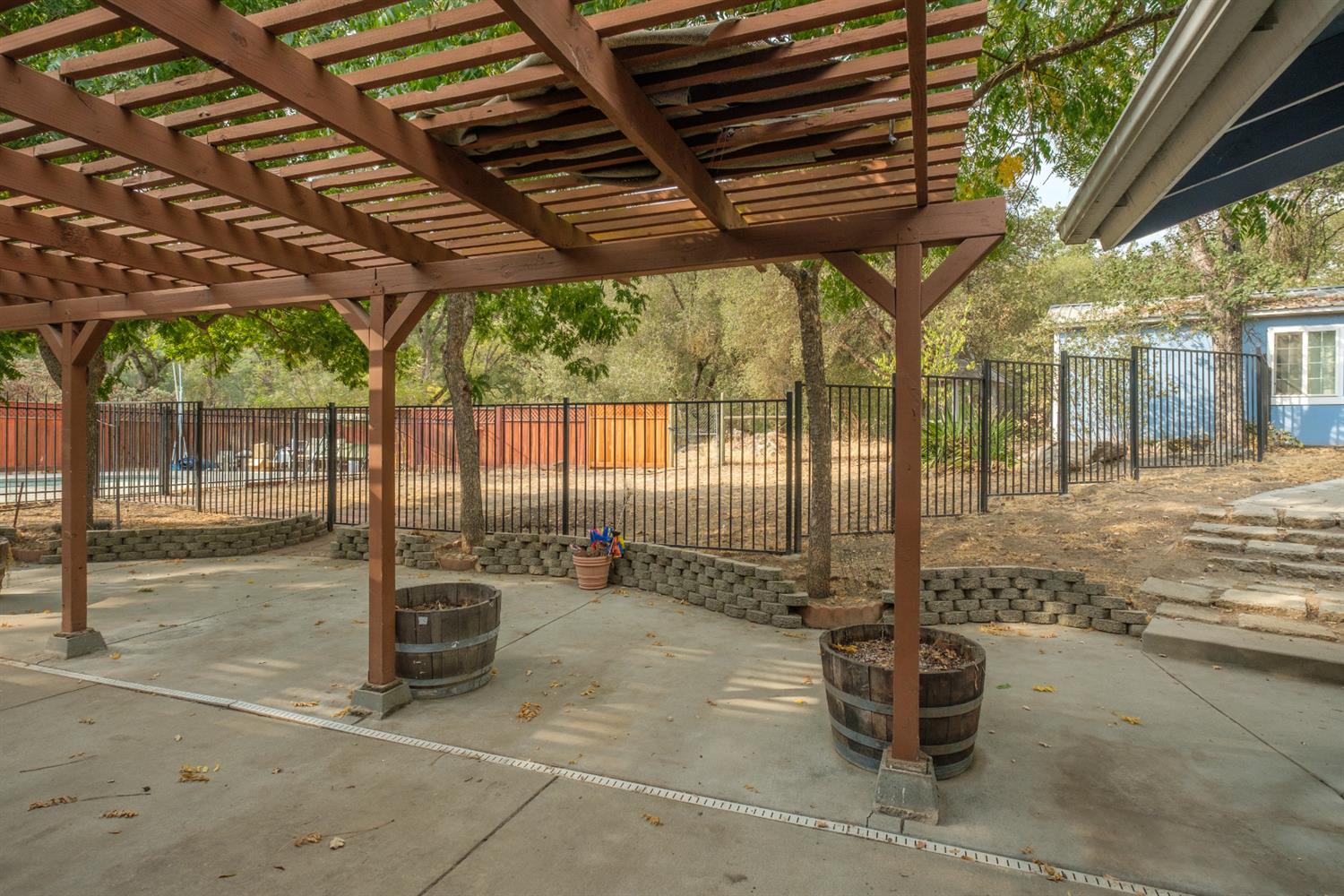 48844 Rock Point Road Oakhurst, CA 93644 - Photo 17 of 24 Gallery Image 17