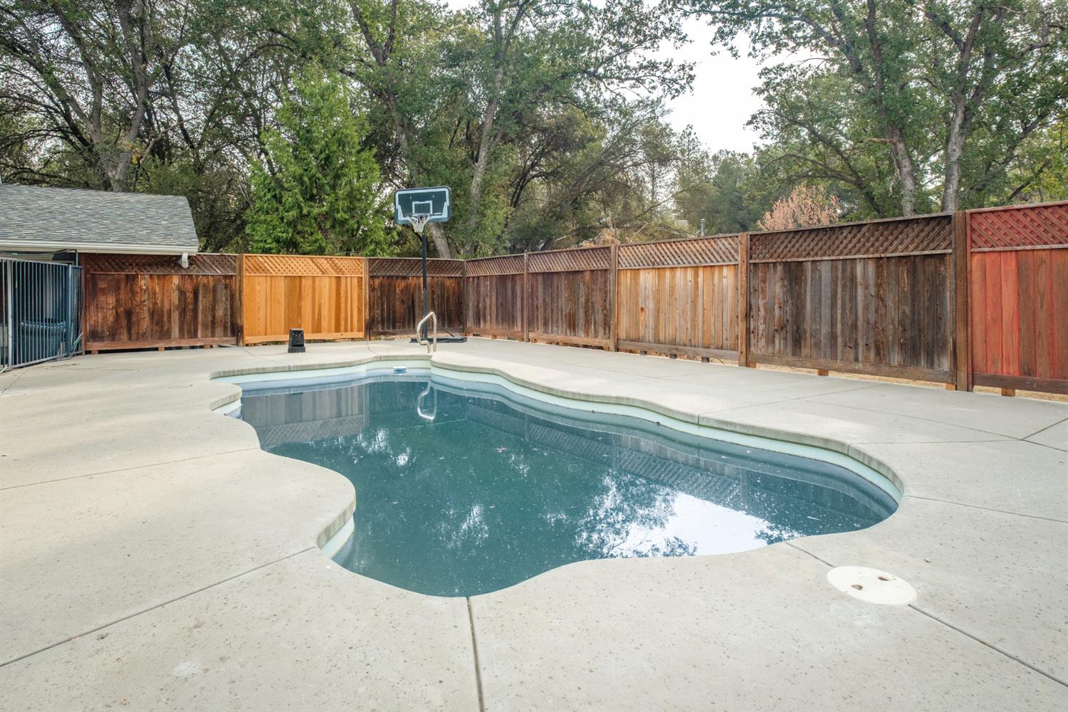 48844 Rock Point Road Oakhurst, CA 93644 - Photo 3 of 24 Gallery Image 3