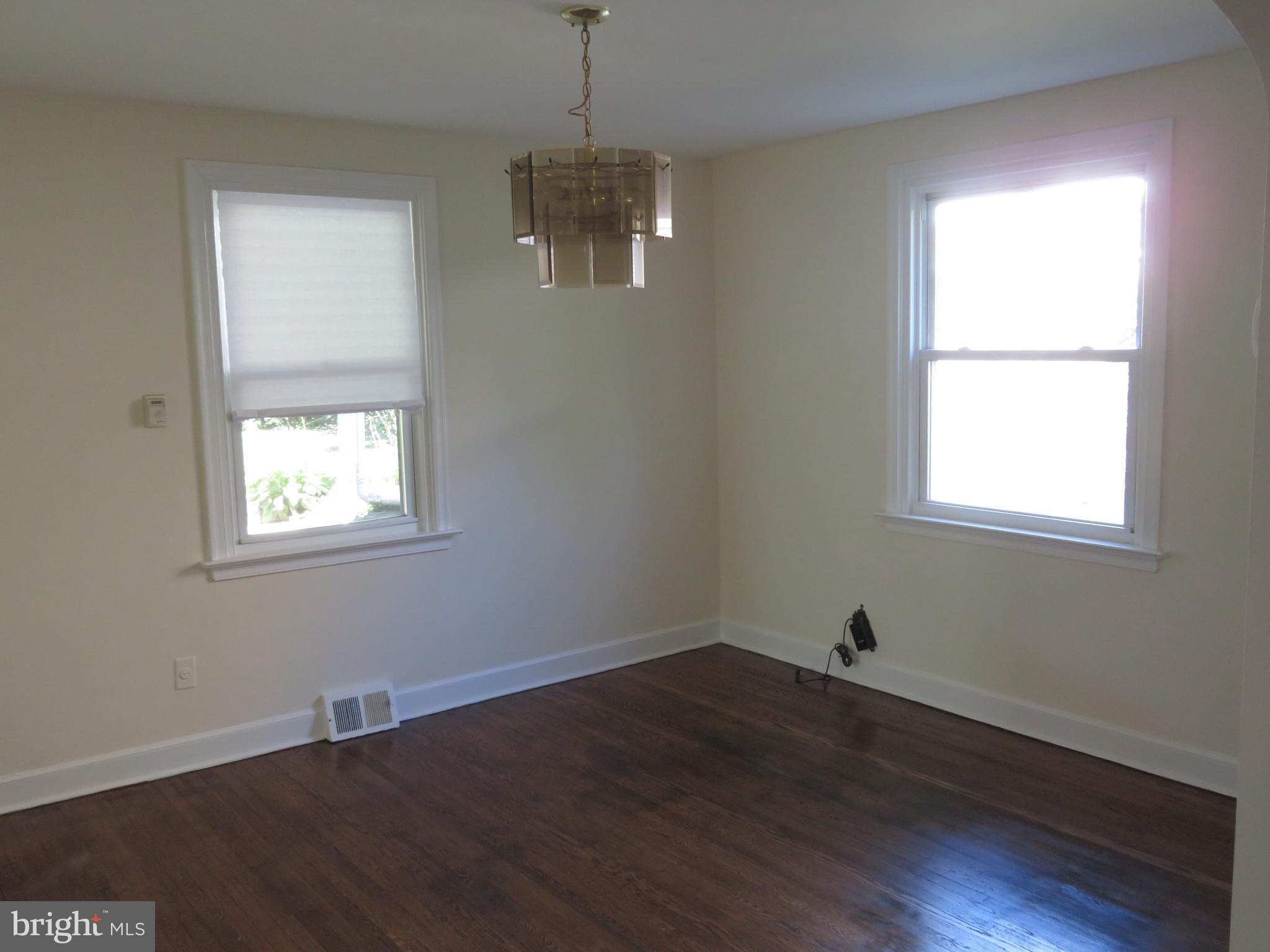 132 Parkview Road Cheltenham, PA 19012 - Photo 7 of 16 Dining room