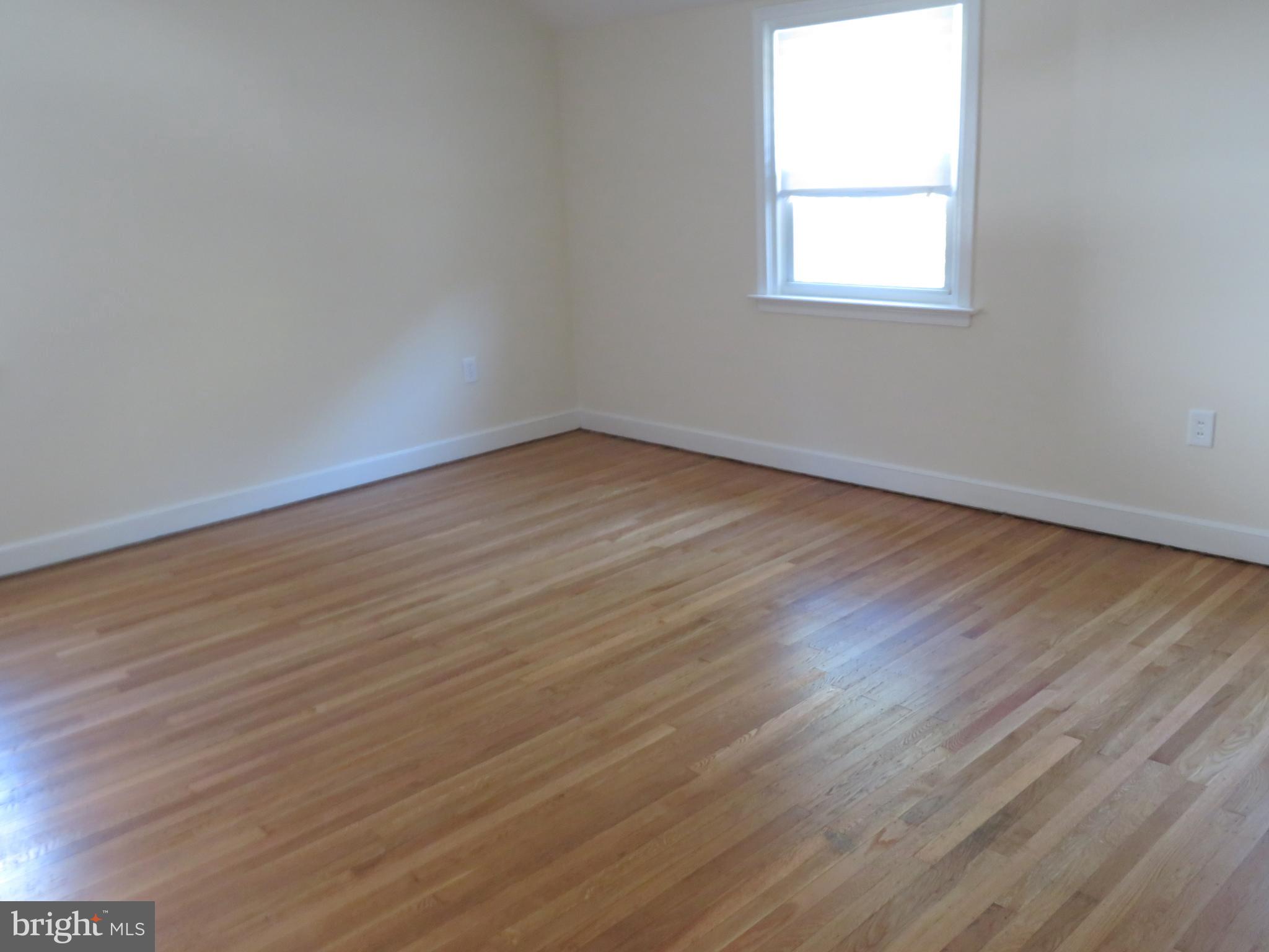 132 Parkview Road Cheltenham, PA 19012 - Photo 9 of 16 Main bedroom