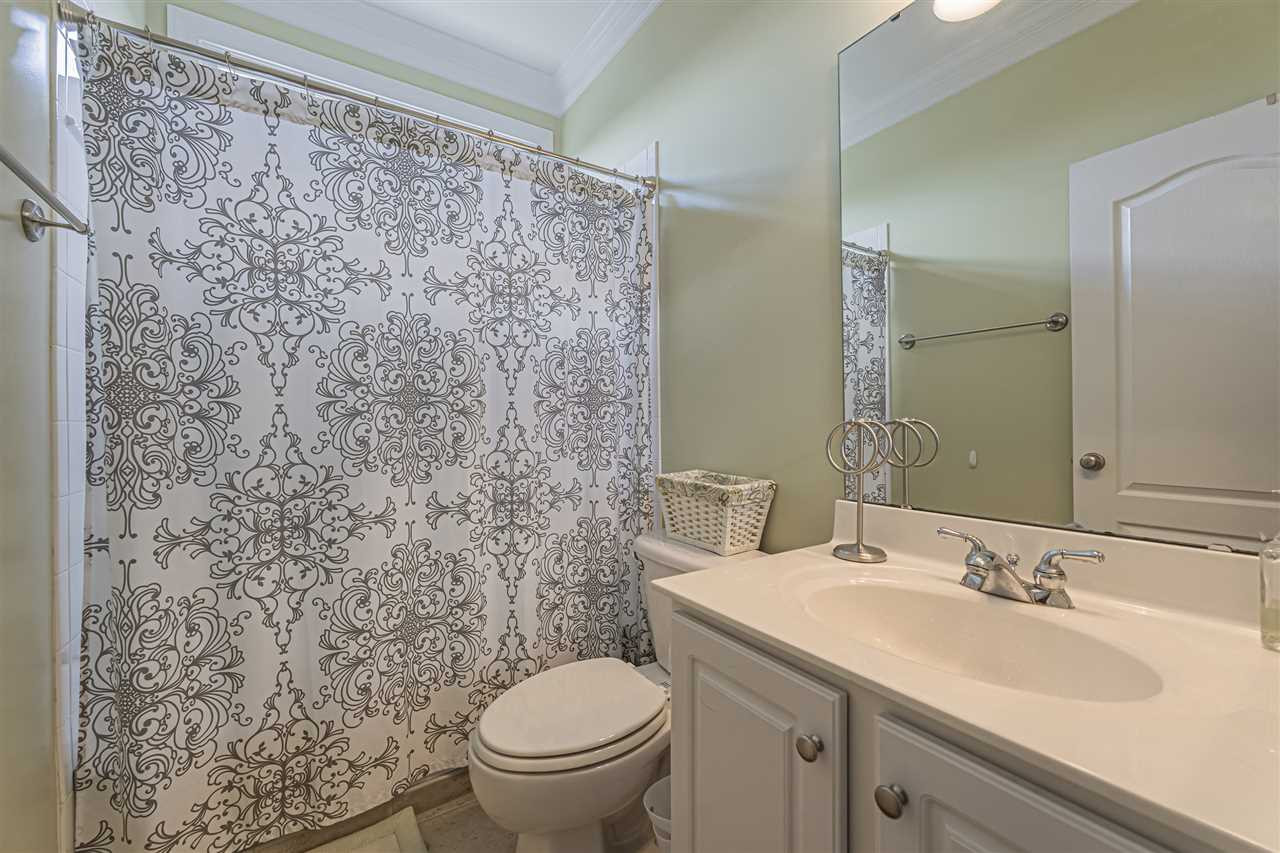 2949 London Bell Drive Raleigh, NC 27614 - Photo 17 of 29 First Floor Full Bathroom