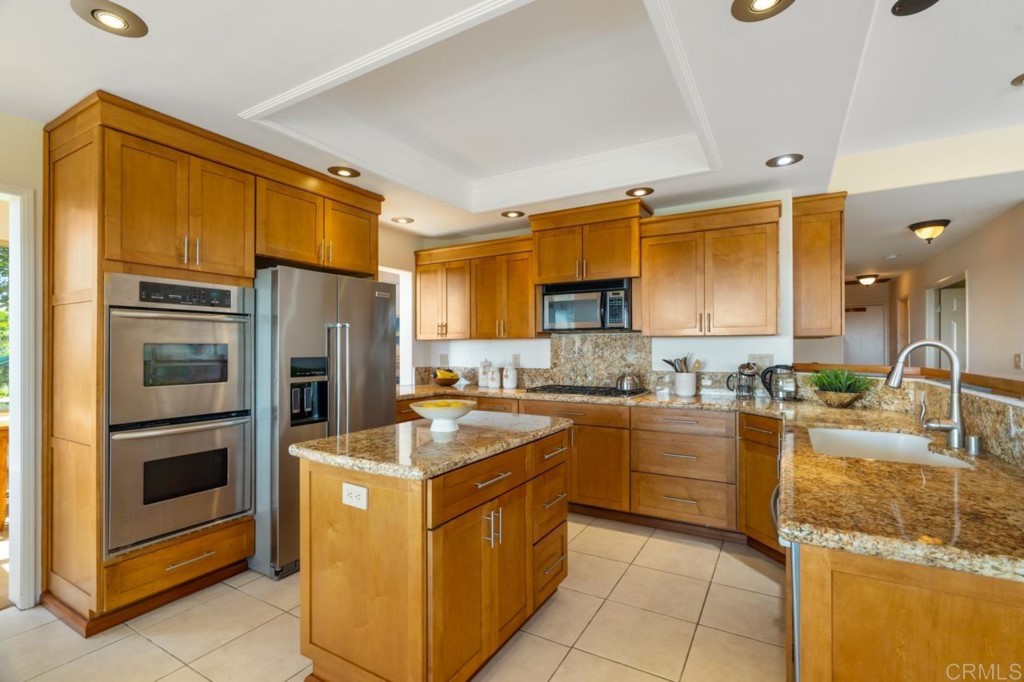 4565 Sea Bluff Circle Carlsbad, CA 92008 - Photo 18 of 62