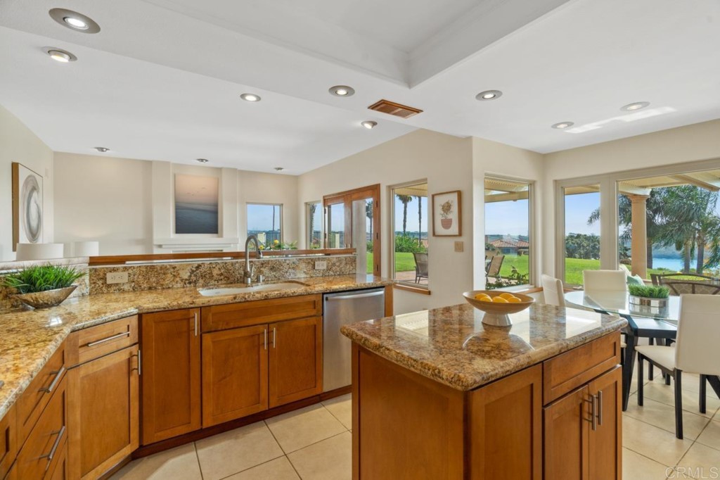 4565 Sea Bluff Circle Carlsbad, CA 92008 - Photo 19 of 62